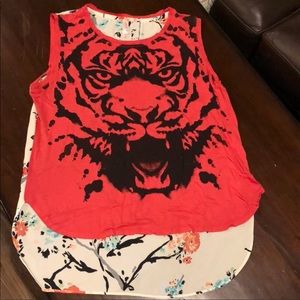 Xhilaration tiger sleeveless shirt